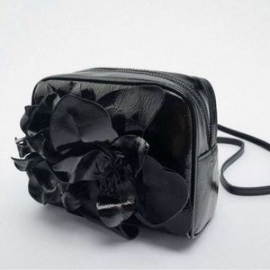 Flower patent leather crossbody